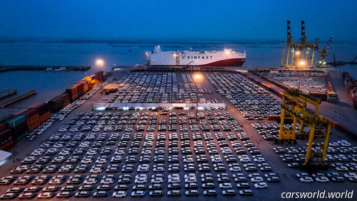 Los Fabricantes De Automóviles Congelan Las Importaciones Cuando Miles De Automóviles Se Atascan Repentinamente En Los Puertos De EE. UU. / Carscoops